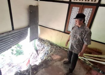 Longsor Mengintai Kampung Jawa, Belasan Rumah Terancam Amblas