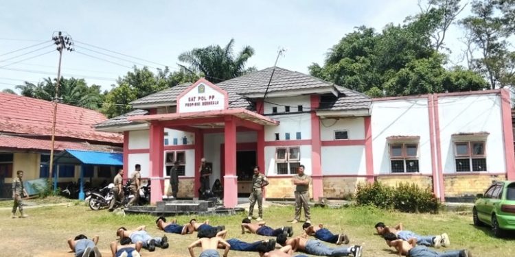 Nongkrong dan Main Gaple Saat Jam Pelajaran, 14 Siswa Terjaring Razia Satpol PP Bengkulu