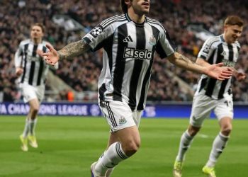 Saling Balas Gol di St James’ Park, Newcastle United Tekuk Qarabag 3-2, Lolos 16 Besar