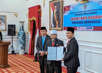 Dilantik di Balai Raya Semarak, Herwan Antoni Sah Jadi Sekda Bengkulu