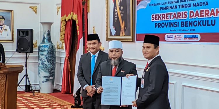 Dilantik di Balai Raya Semarak, Herwan Antoni Sah Jadi Sekda Bengkulu
