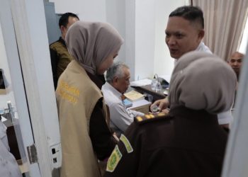 Dua SK Tambang Disorot, Mantan Bupati Imron Rosyadi Jadi Tersangka