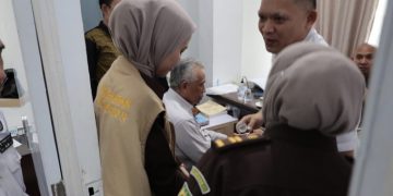 Dua SK Tambang Disorot, Mantan Bupati Imron Rosyadi Jadi Tersangka