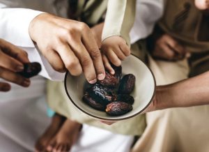 Terungkap! Alasan Rasulullah Anjurkan Makan Kurma Saat Berbuka Puasa