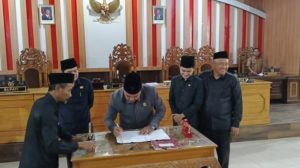 Paripurna DPRD Bengkulu Utara Setujui Dua Perda Penting