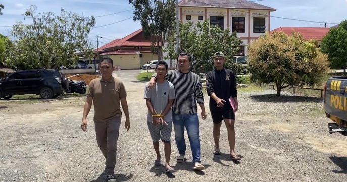 Buang Ganja ke Sungai Saat Digerebek, Anak Mantan Kades di Seluma Ditangkap