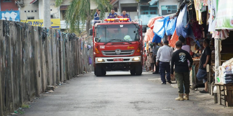 Simulasi One Way Sukses! Wali Kota Dedy Wahyudi Pastikan Pasar Minggu Bengkulu Makin Tertata