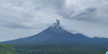 Status Siaga, Gunung Semeru Kembali Erupsi, Warga Dilarang ke Besuk Kobokan