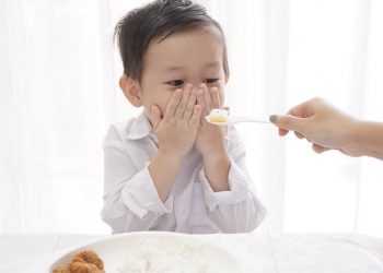 Jangan Dipaksa! Ini Cara Ampuh Mengatasi Anak Picky Eater Menurut Dokter